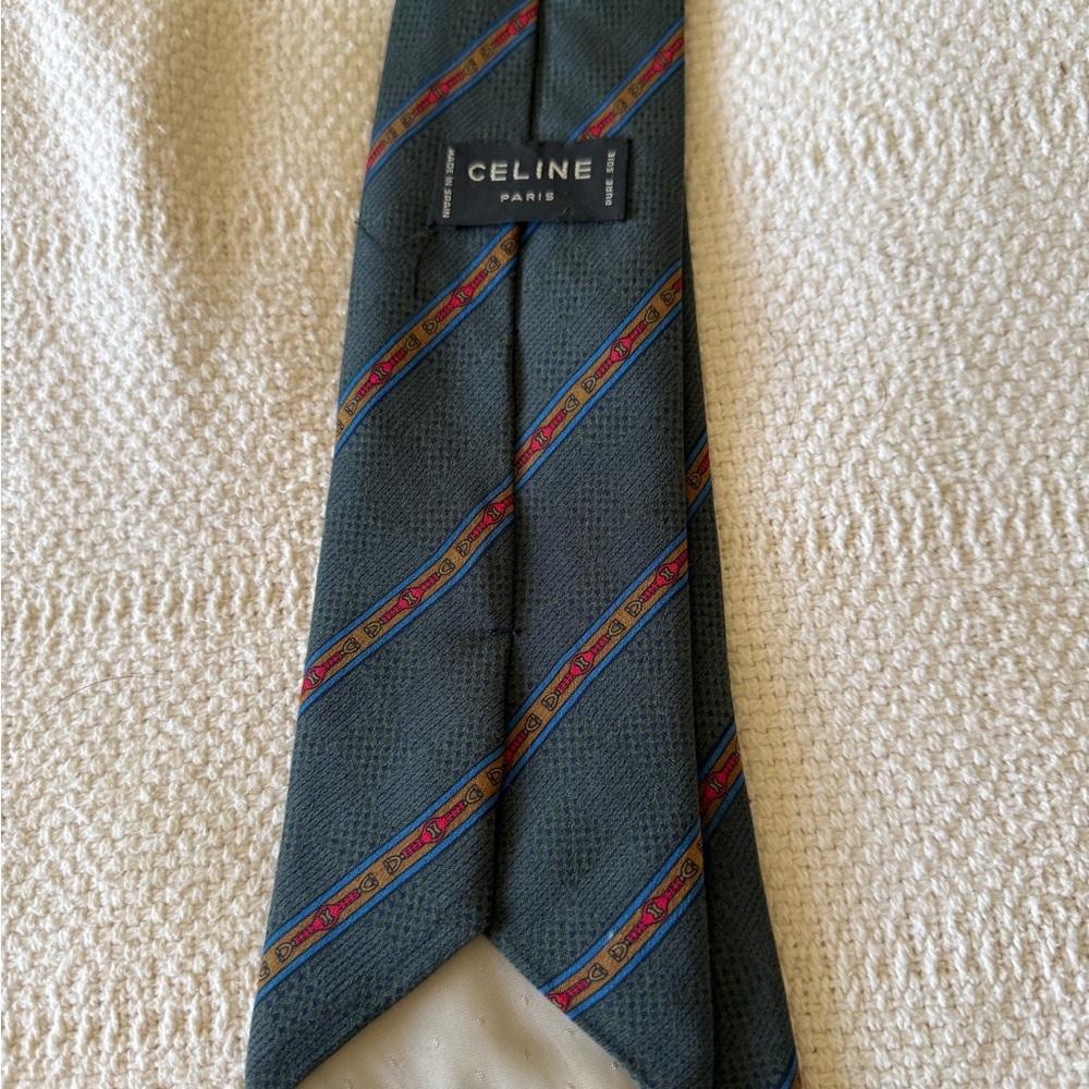 Elegant Black and Red Striped Tie - Picture 2 of 2